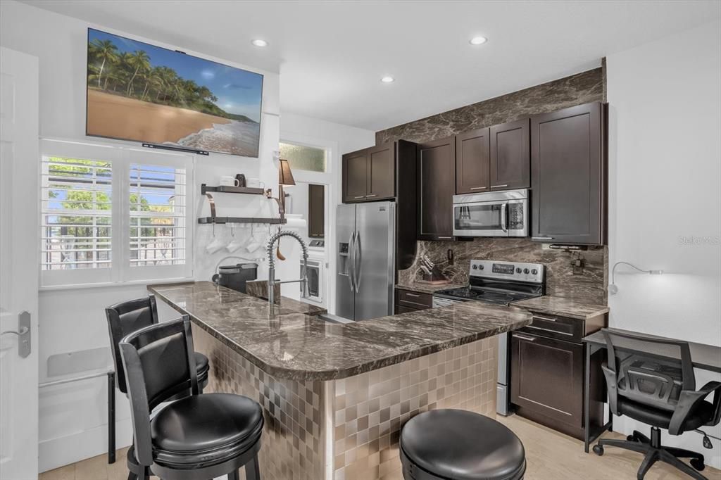 En Venta: $1,185,999 (6 camas, 0 baños, 2282 Pies cuadrados)
