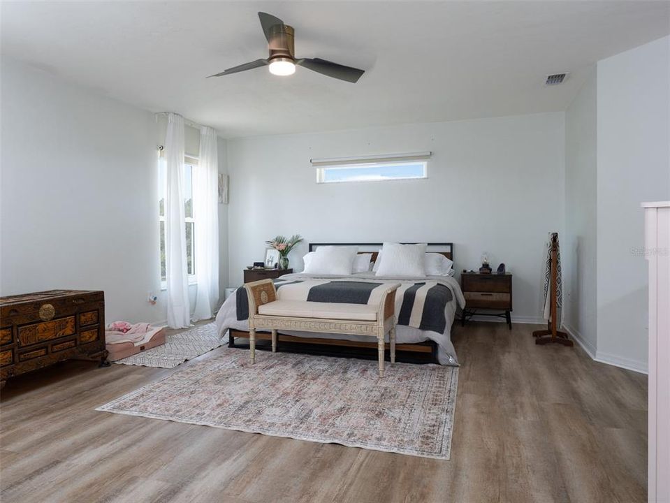For Sale: $780,000 (5 beds, 3 baths, 2855 Square Feet)