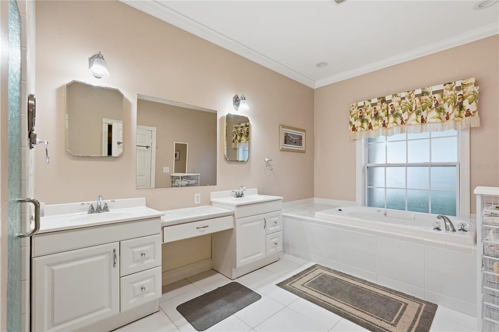 For Sale: $1,350,000 (4 beds, 4 baths, 3374 Square Feet)