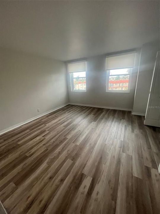 Activo con contrato: $1,800 (1 camas, 1 baños, 895 Pies cuadrados)