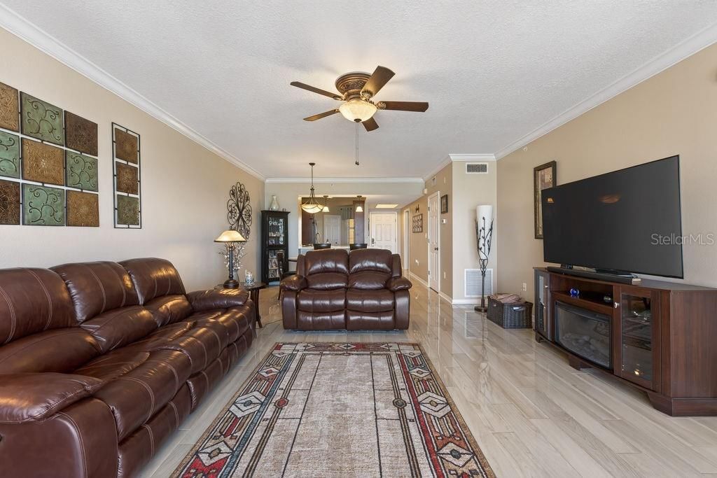 En Venta: $1,250,000 (2 camas, 2 baños, 1230 Pies cuadrados)