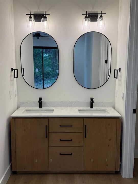 For Rent: $1,980 (3 beds, 2 baths, 1539 Square Feet)