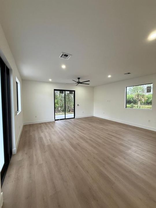 For Rent: $1,980 (3 beds, 2 baths, 1539 Square Feet)