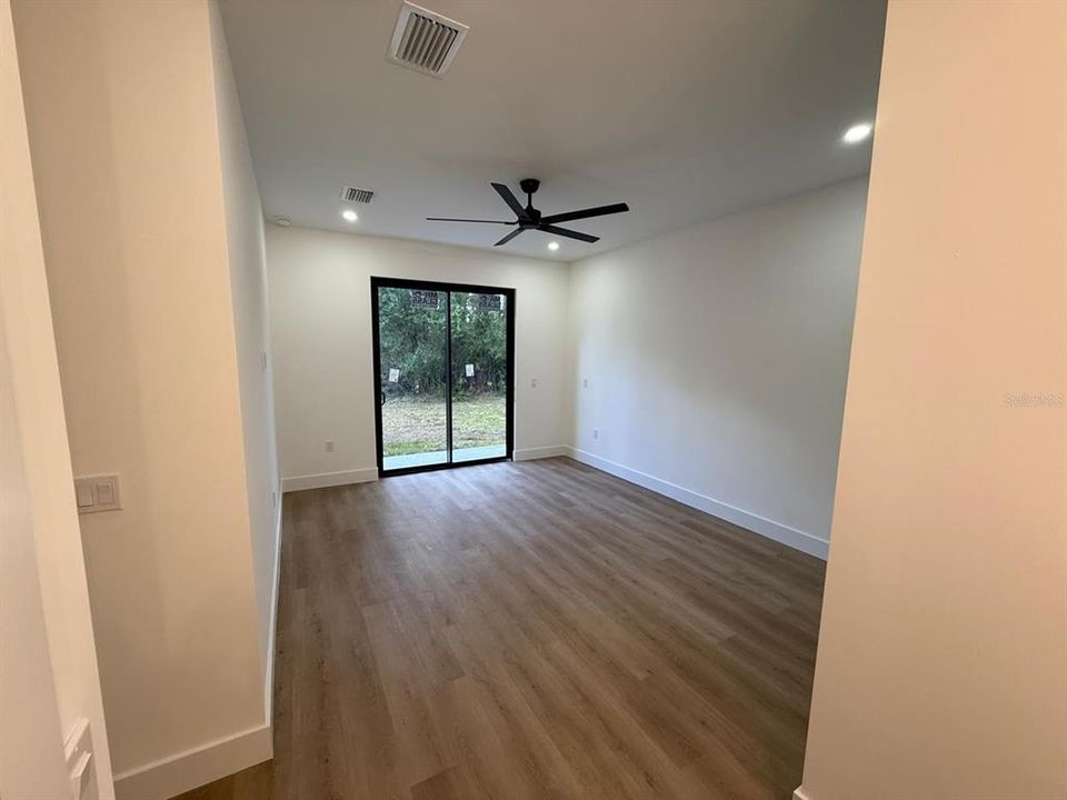 For Rent: $1,980 (3 beds, 2 baths, 1539 Square Feet)