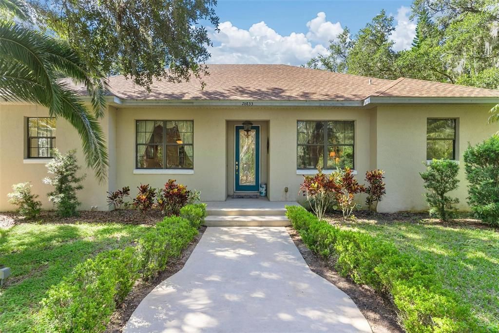 For Sale: $719,900 (3 beds, 2 baths, 1984 Square Feet)