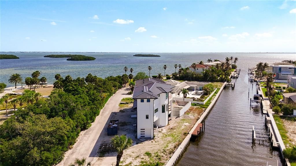 En Venta: $5,985,000 (0.28 acres)