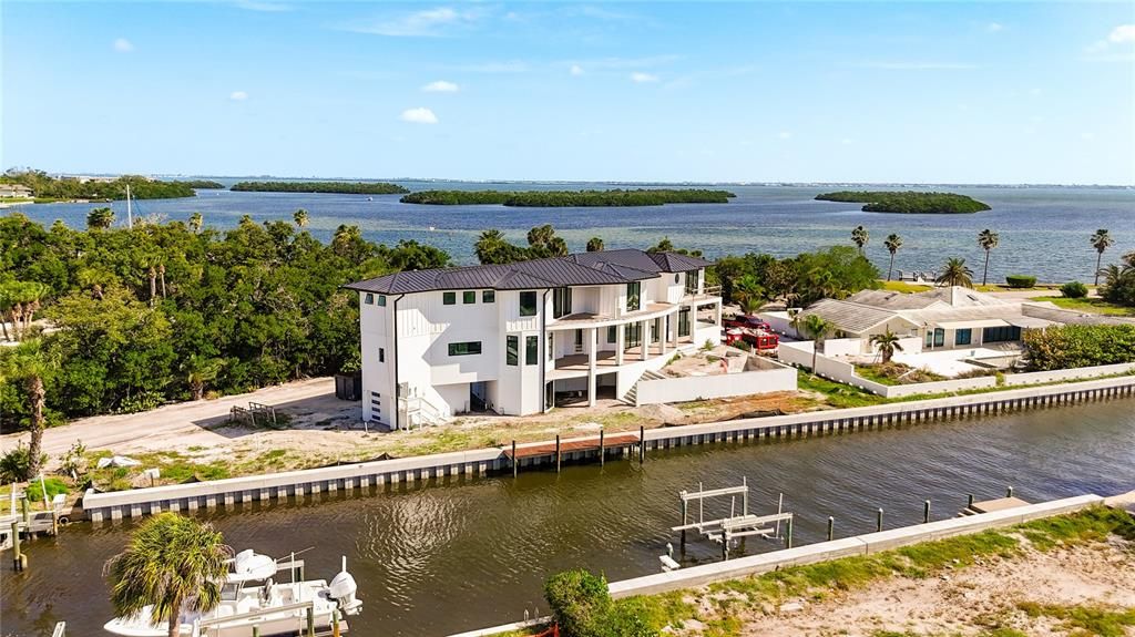 En Venta: $5,985,000 (0.28 acres)