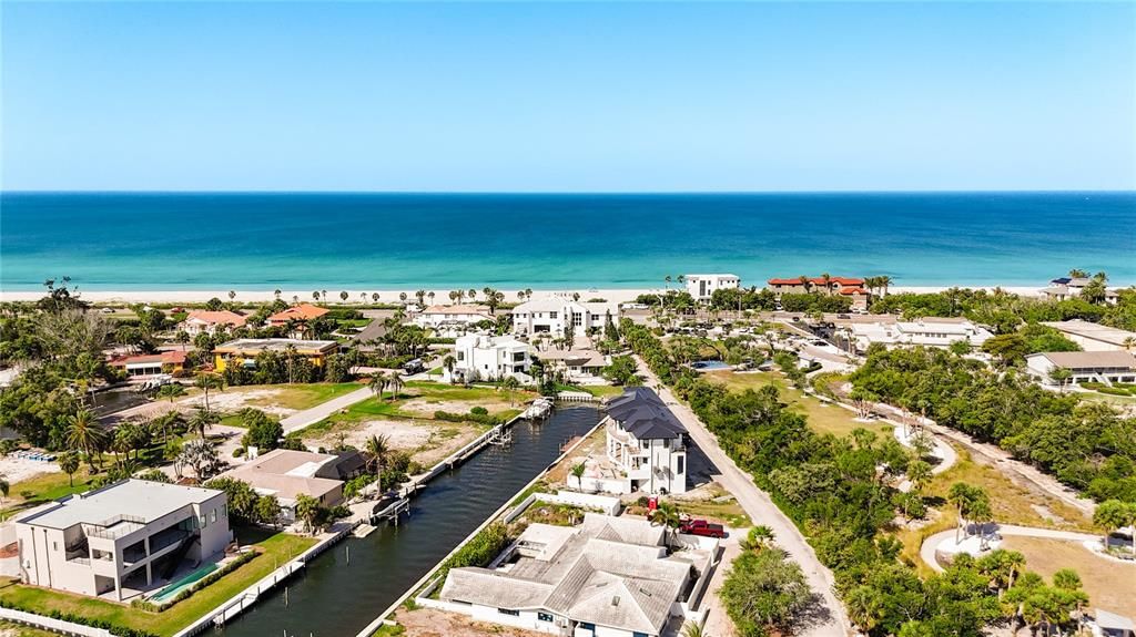 En Venta: $5,985,000 (0.28 acres)
