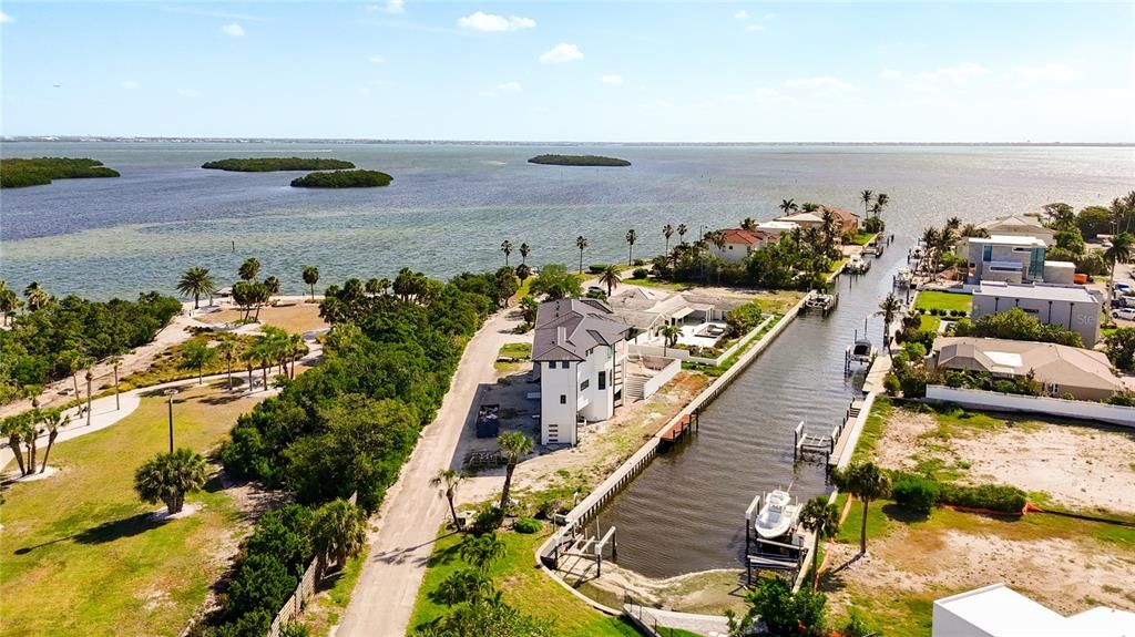 En Venta: $5,985,000 (0.28 acres)
