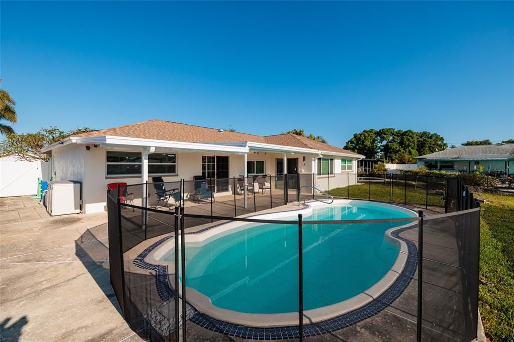 En Venta: $869,000 (3 camas, 2 baños, 1728 Pies cuadrados)