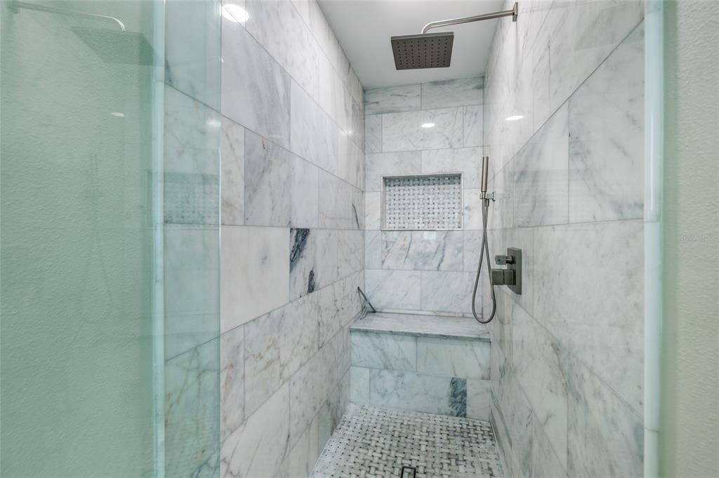 En Venta: $869,000 (3 camas, 2 baños, 1728 Pies cuadrados)