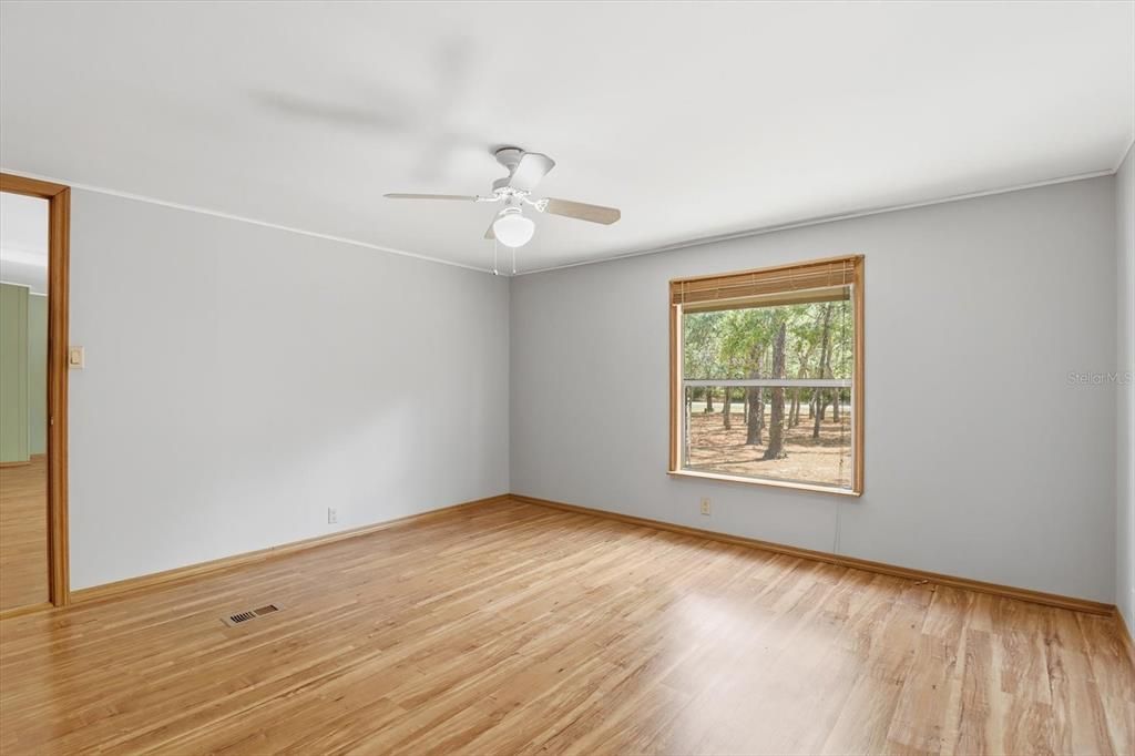 For Sale: $274,500 (4 beds, 2 baths, 1848 Square Feet)