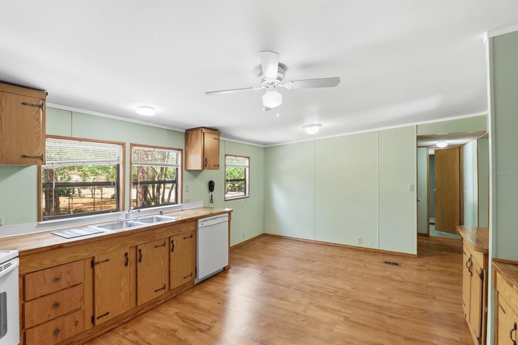 For Sale: $274,500 (4 beds, 2 baths, 1848 Square Feet)