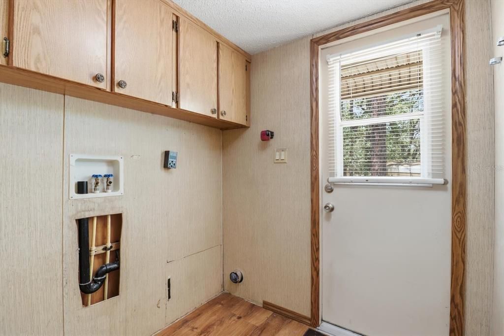 For Sale: $274,500 (4 beds, 2 baths, 1848 Square Feet)