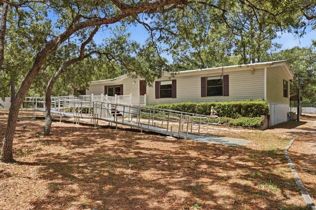 For Sale: $274,500 (4 beds, 2 baths, 1848 Square Feet)