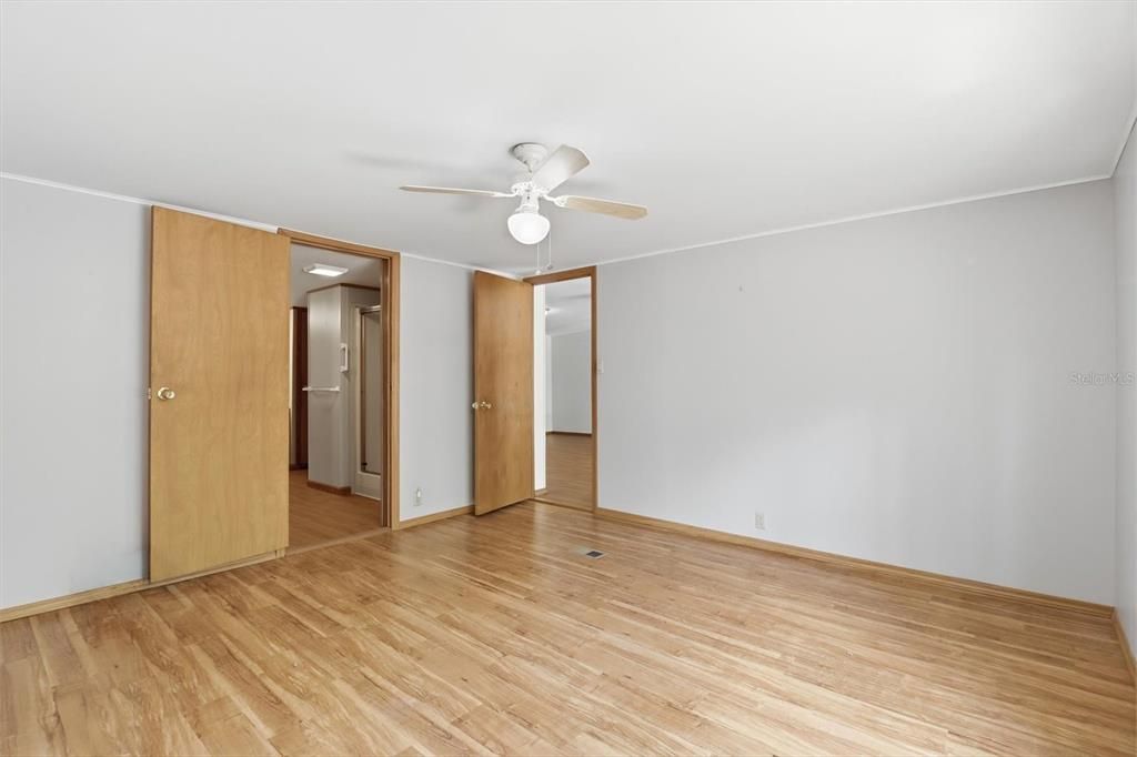 For Sale: $274,500 (4 beds, 2 baths, 1848 Square Feet)