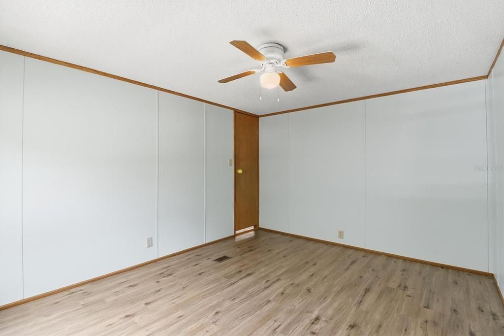 For Sale: $274,500 (4 beds, 2 baths, 1848 Square Feet)
