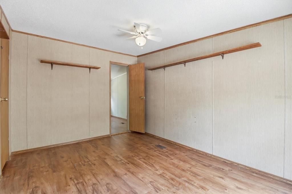 For Sale: $274,500 (4 beds, 2 baths, 1848 Square Feet)