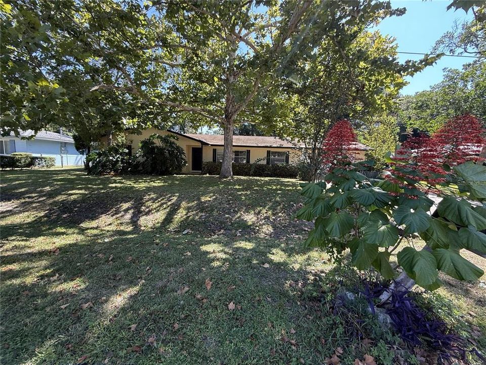 Recently Rented: $2,175 (3 beds, 2 baths, 1612 Square Feet)