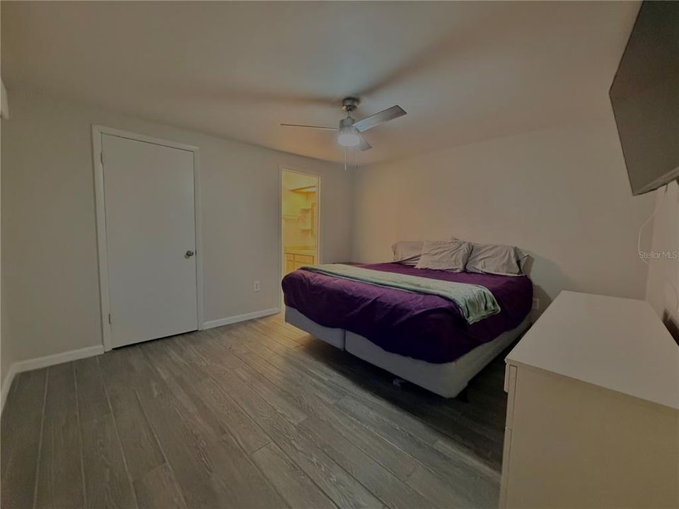 En Venta: $225,000 (4 camas, 2 baños, 1847 Pies cuadrados)