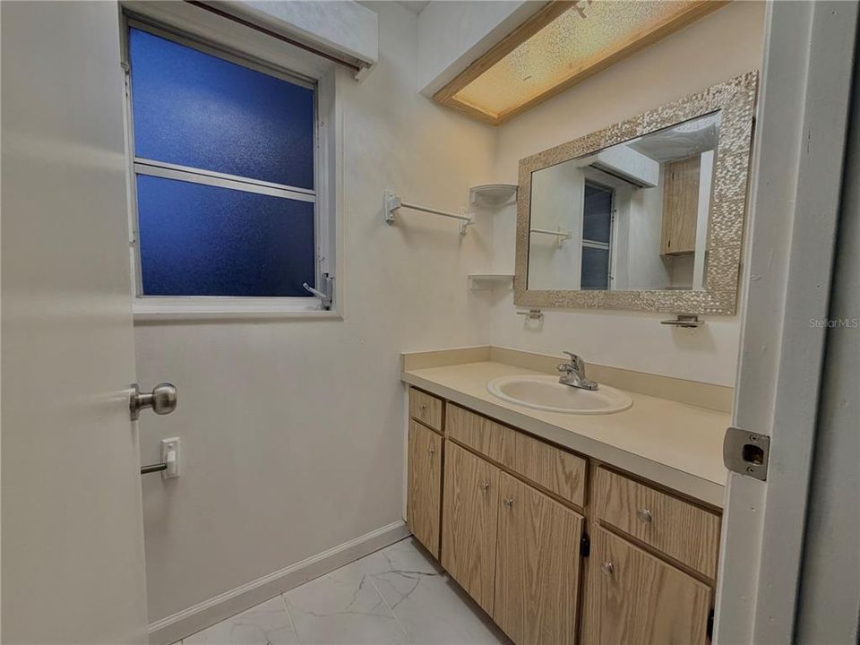 En Venta: $225,000 (4 camas, 2 baños, 1847 Pies cuadrados)