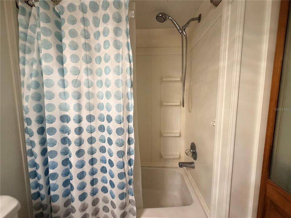 En Venta: $225,000 (4 camas, 2 baños, 1847 Pies cuadrados)