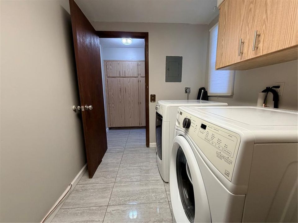 En Venta: $225,000 (4 camas, 2 baños, 1847 Pies cuadrados)