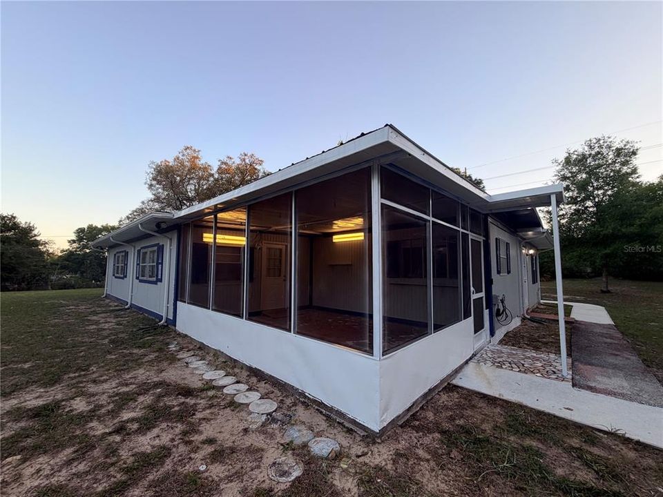 En Venta: $225,000 (4 camas, 2 baños, 1847 Pies cuadrados)
