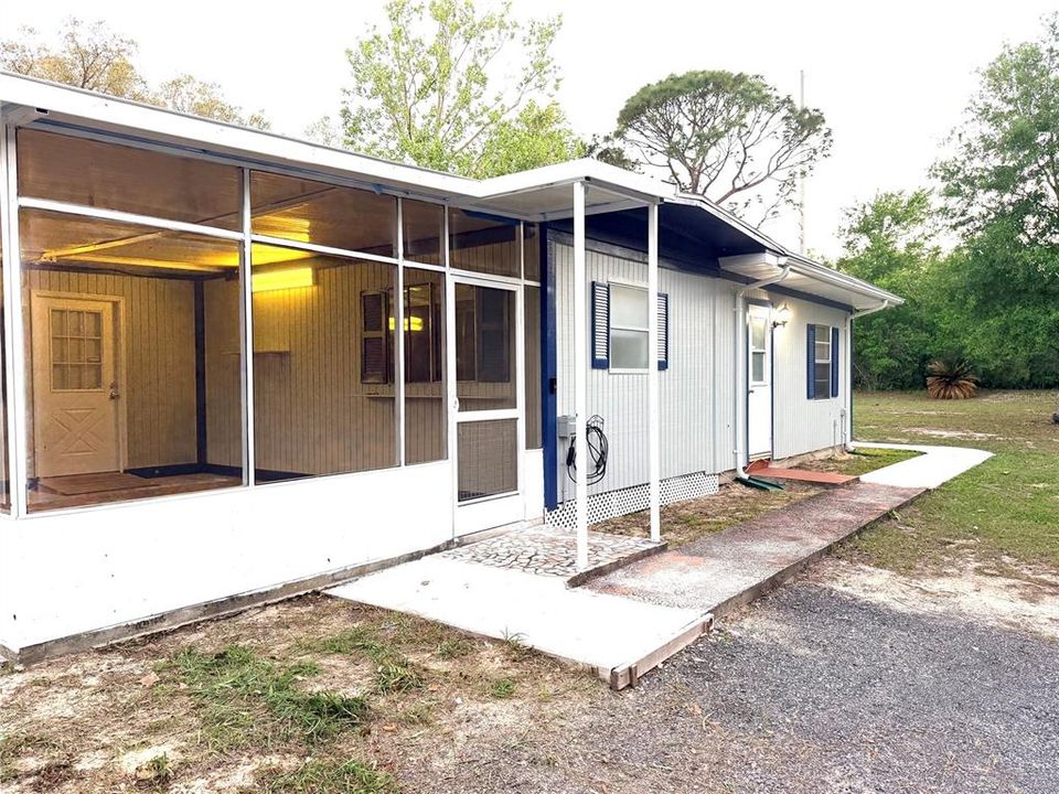En Venta: $225,000 (4 camas, 2 baños, 1847 Pies cuadrados)