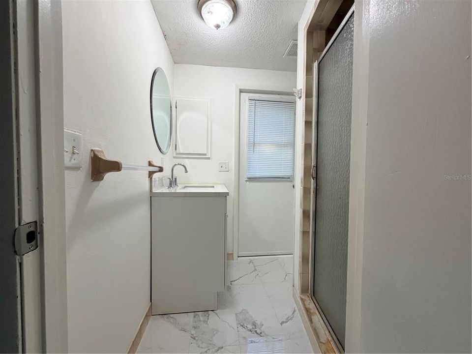 En Venta: $225,000 (4 camas, 2 baños, 1847 Pies cuadrados)