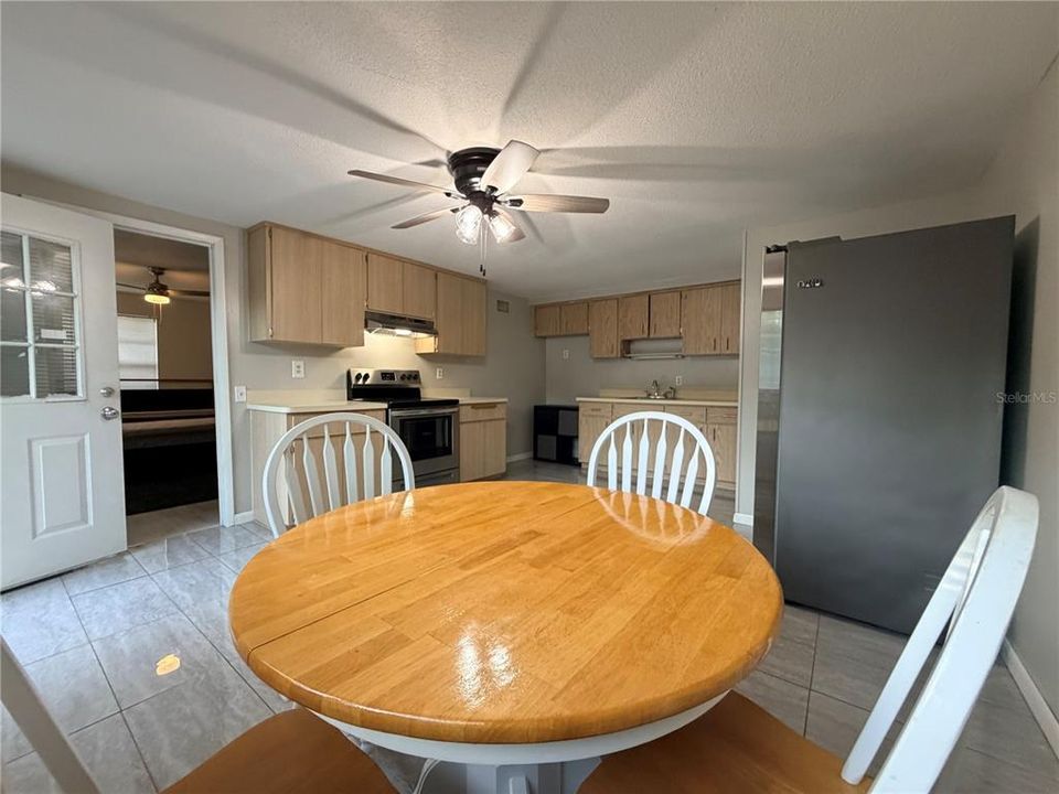 En Venta: $225,000 (4 camas, 2 baños, 1847 Pies cuadrados)