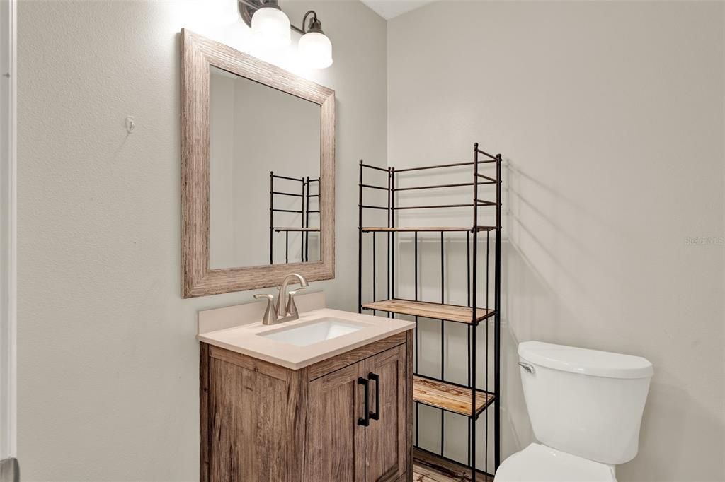 Activo con contrato: $380,000 (4 camas, 2 baños, 1665 Pies cuadrados)