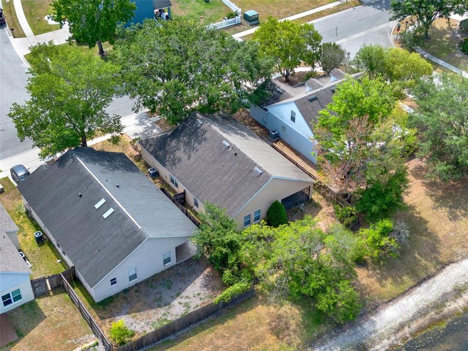 Activo con contrato: $380,000 (4 camas, 2 baños, 1665 Pies cuadrados)