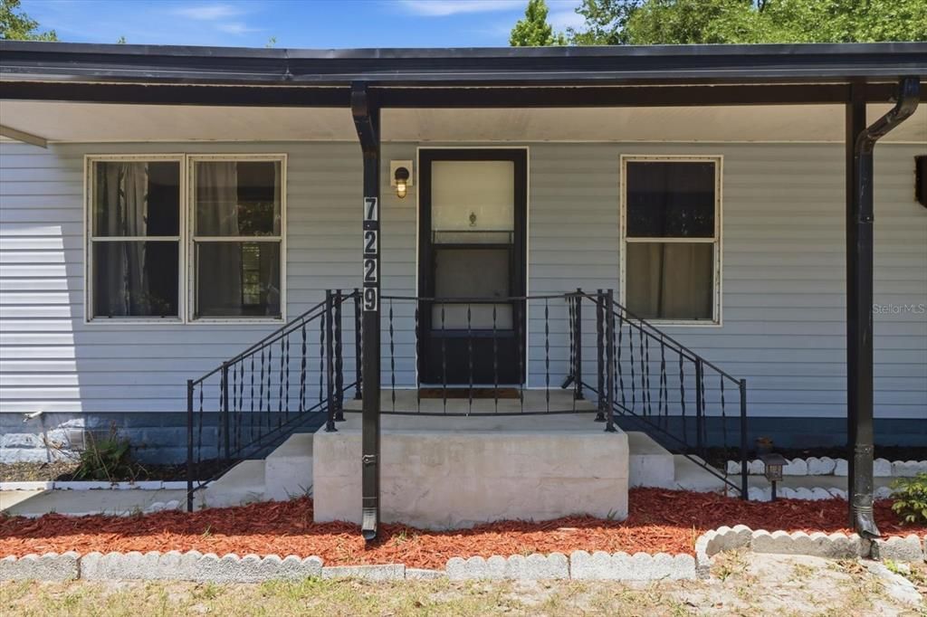 Active With Contract: $194,000 (3 beds, 2 baths, 1248 Square Feet)