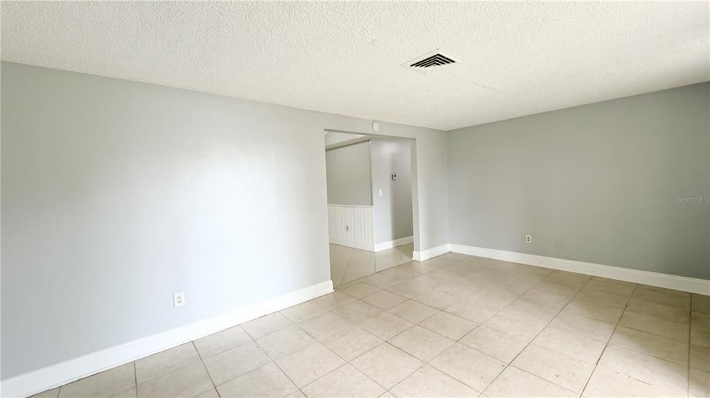 For Sale: $227,900 (3 beds, 2 baths, 1350 Square Feet)