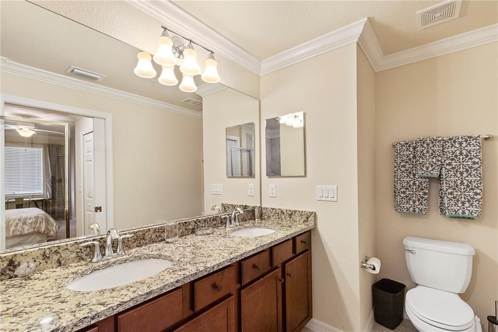 Active With Contract: $349,900 (2 beds, 2 baths, 1329 Square Feet)