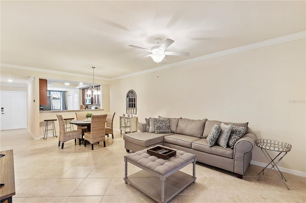 Active With Contract: $349,900 (2 beds, 2 baths, 1329 Square Feet)