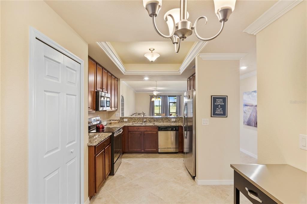 Active With Contract: $349,900 (2 beds, 2 baths, 1329 Square Feet)
