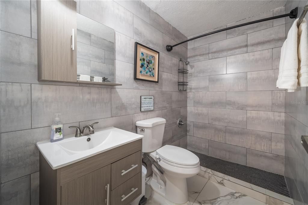 For Sale: $229,900 (3 beds, 1 baths, 940 Square Feet)