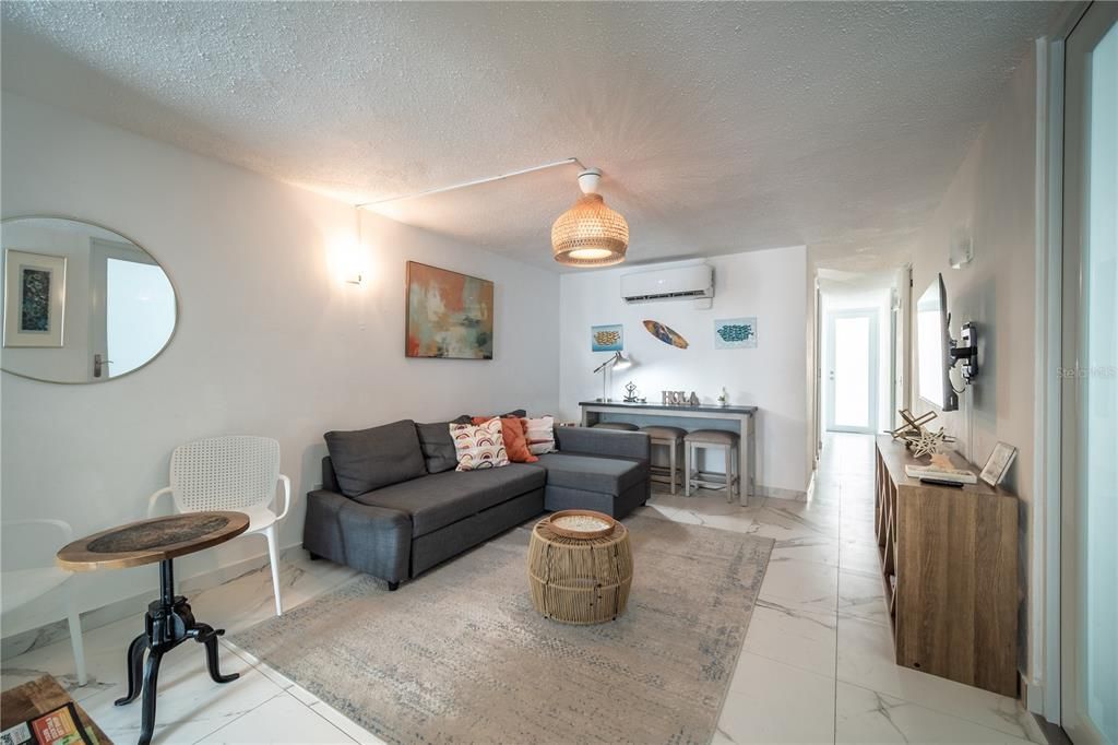 For Sale: $229,900 (3 beds, 1 baths, 940 Square Feet)