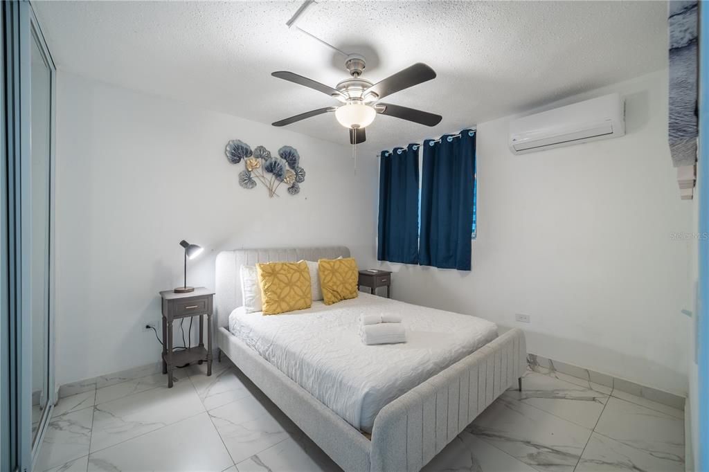For Sale: $229,900 (3 beds, 1 baths, 940 Square Feet)
