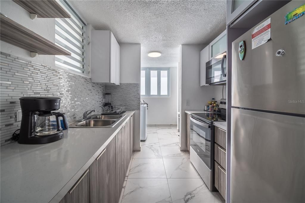 For Sale: $229,900 (3 beds, 1 baths, 940 Square Feet)