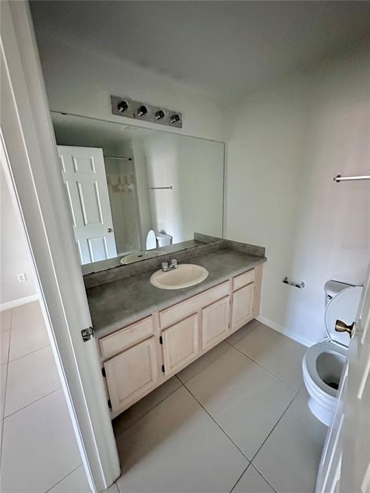 Activo con contrato: $1,795 (2 camas, 2 baños, 1160 Pies cuadrados)