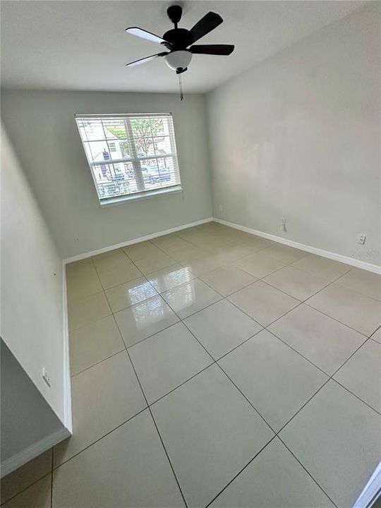 Activo con contrato: $1,795 (2 camas, 2 baños, 1160 Pies cuadrados)