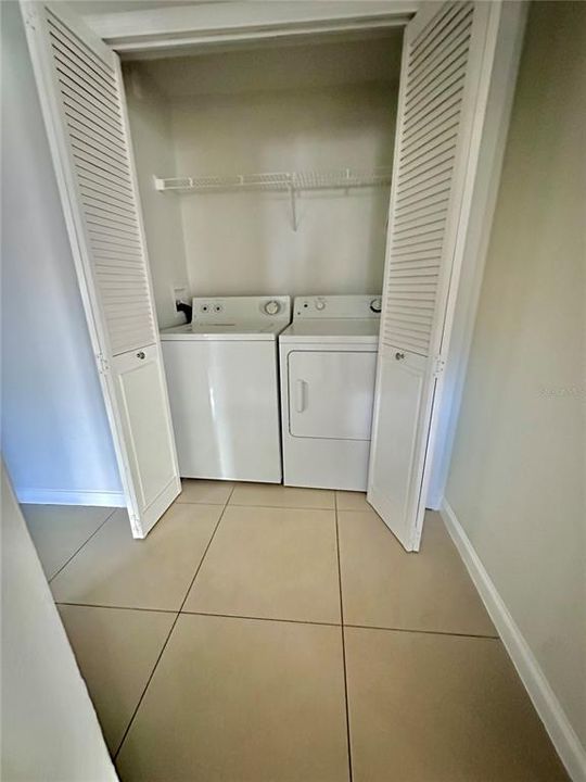 Activo con contrato: $1,795 (2 camas, 2 baños, 1160 Pies cuadrados)