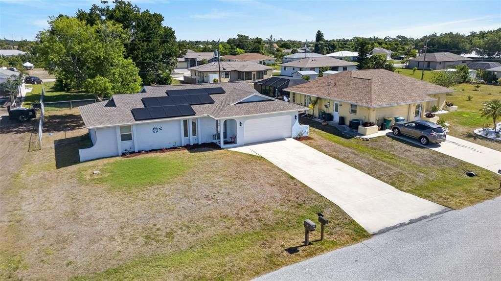 Active With Contract: $249,900 (3 beds, 2 baths, 1208 Square Feet)