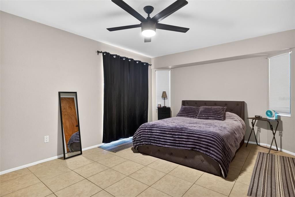 Active With Contract: $249,900 (3 beds, 2 baths, 1208 Square Feet)