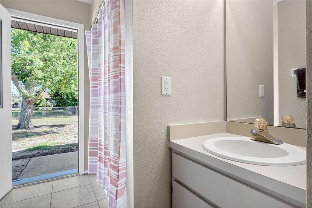 Active With Contract: $249,900 (3 beds, 2 baths, 1208 Square Feet)
