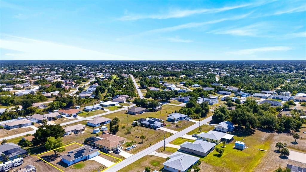 Active With Contract: $249,900 (3 beds, 2 baths, 1208 Square Feet)
