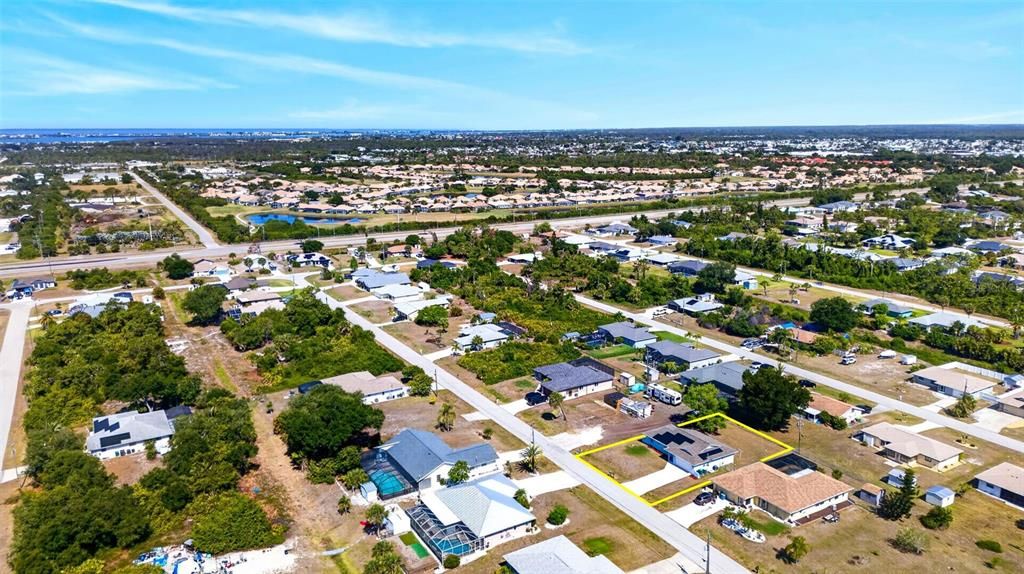 Active With Contract: $249,900 (3 beds, 2 baths, 1208 Square Feet)